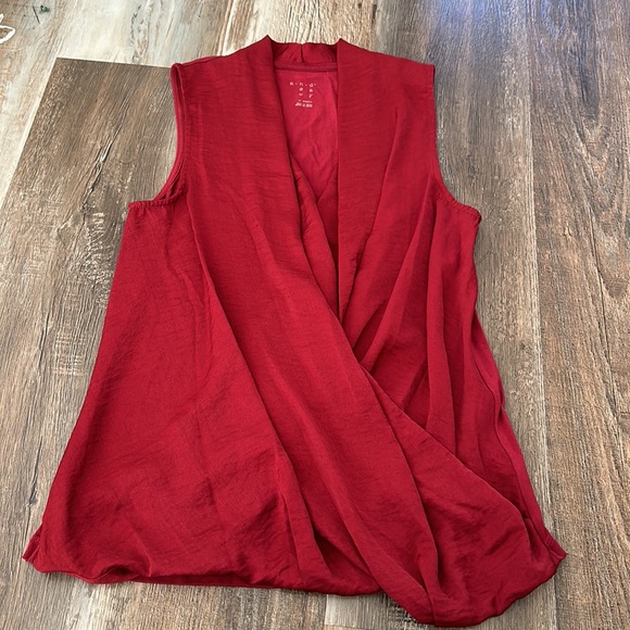 Bundle of 3 XS tank top blouses - Picture 7 of 8